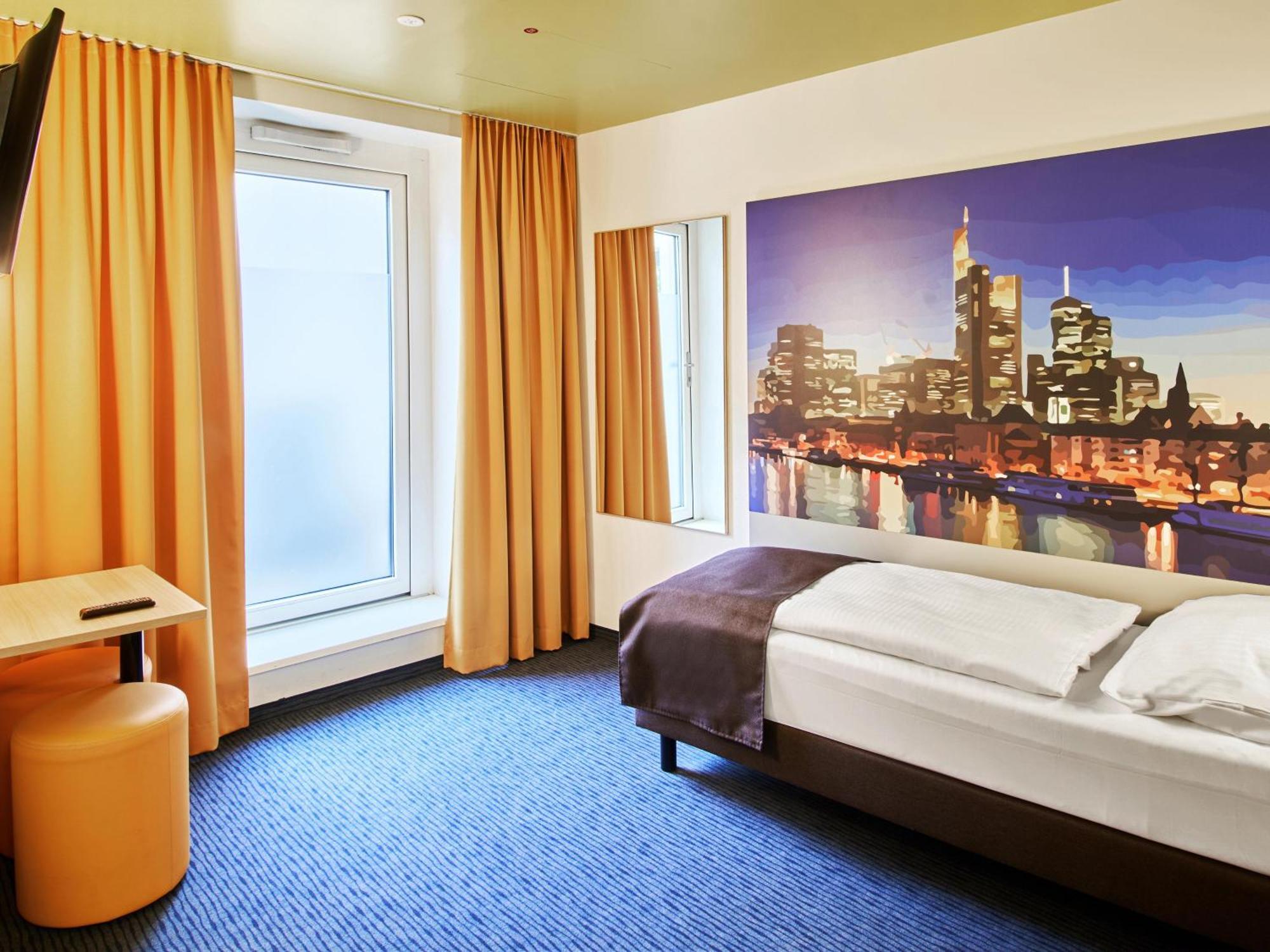 B&B Hotel Frankfurt-Hbf Frankfurt am Main Exterior photo